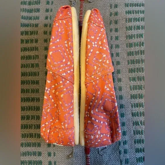 Toms, BoHo Coral w/Purple Pattern , Size W8, In Excellent Condition - Picture 7 of 7